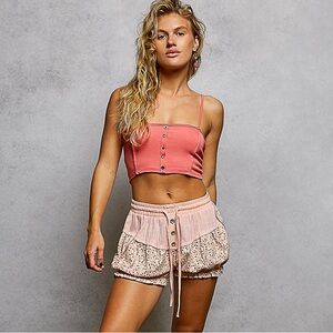 🌸 Hello Gorgeous! POL Drawstring Floral Shorts with Button Placket